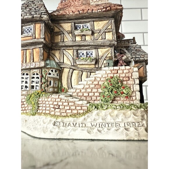 David Winter Cottages Horatio Pernickety's Amorous Limited Edition - Picture 8 of 11